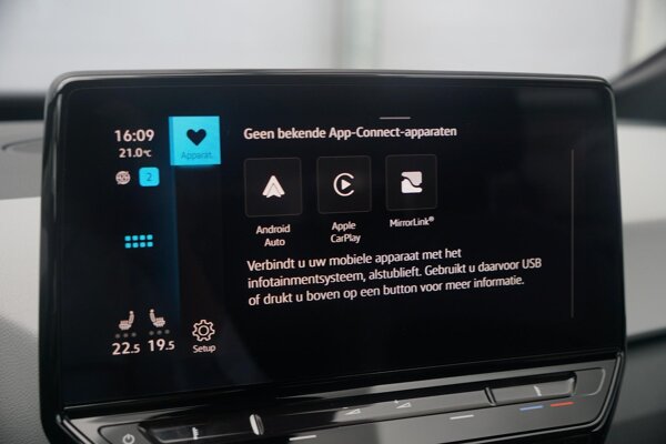 Apple Carplay/Android Auto Apple Carplay/Android Auto