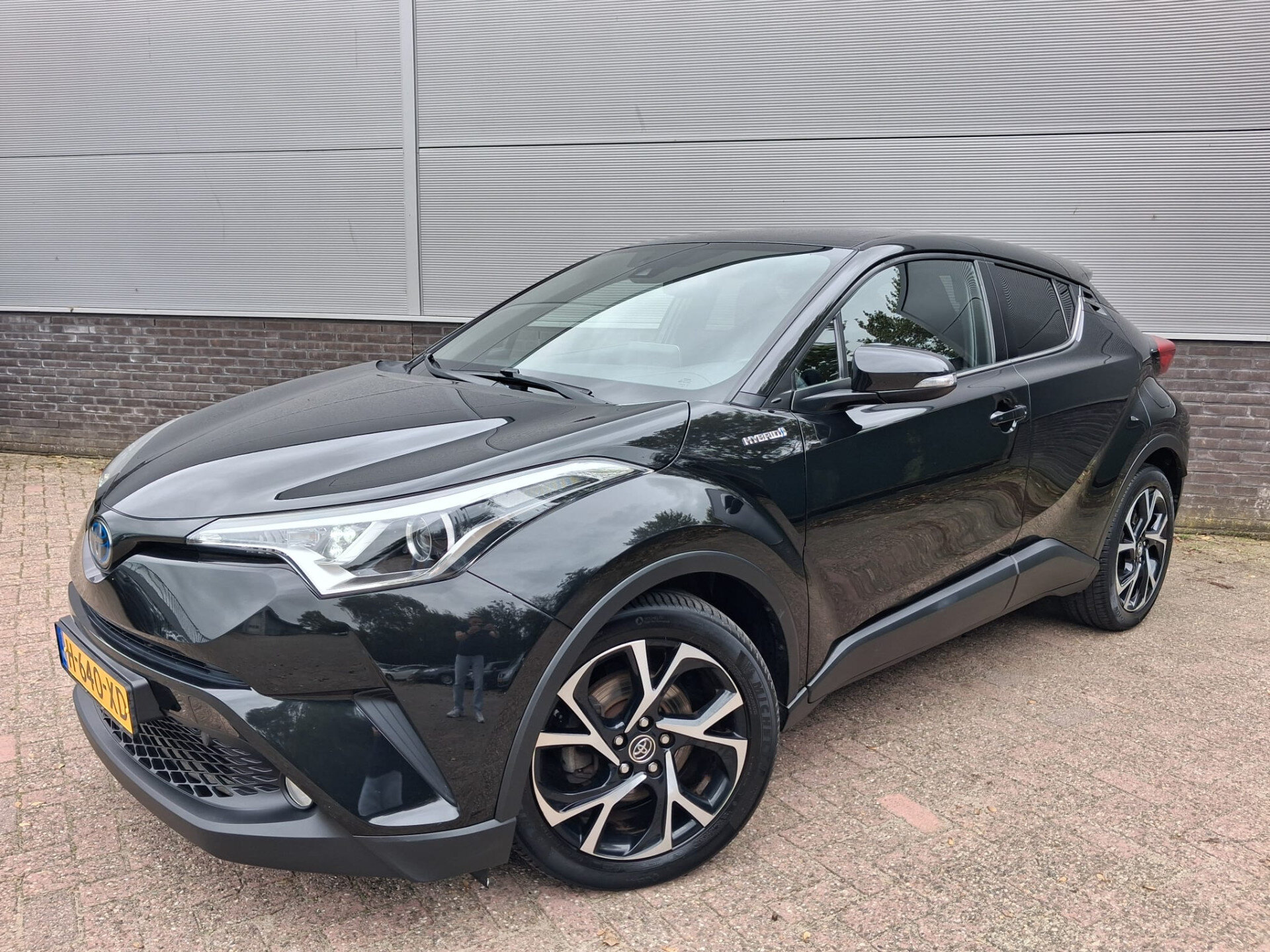 Toyota C-HR 1.8 Hybrid Dynamic - Afbeelding 1