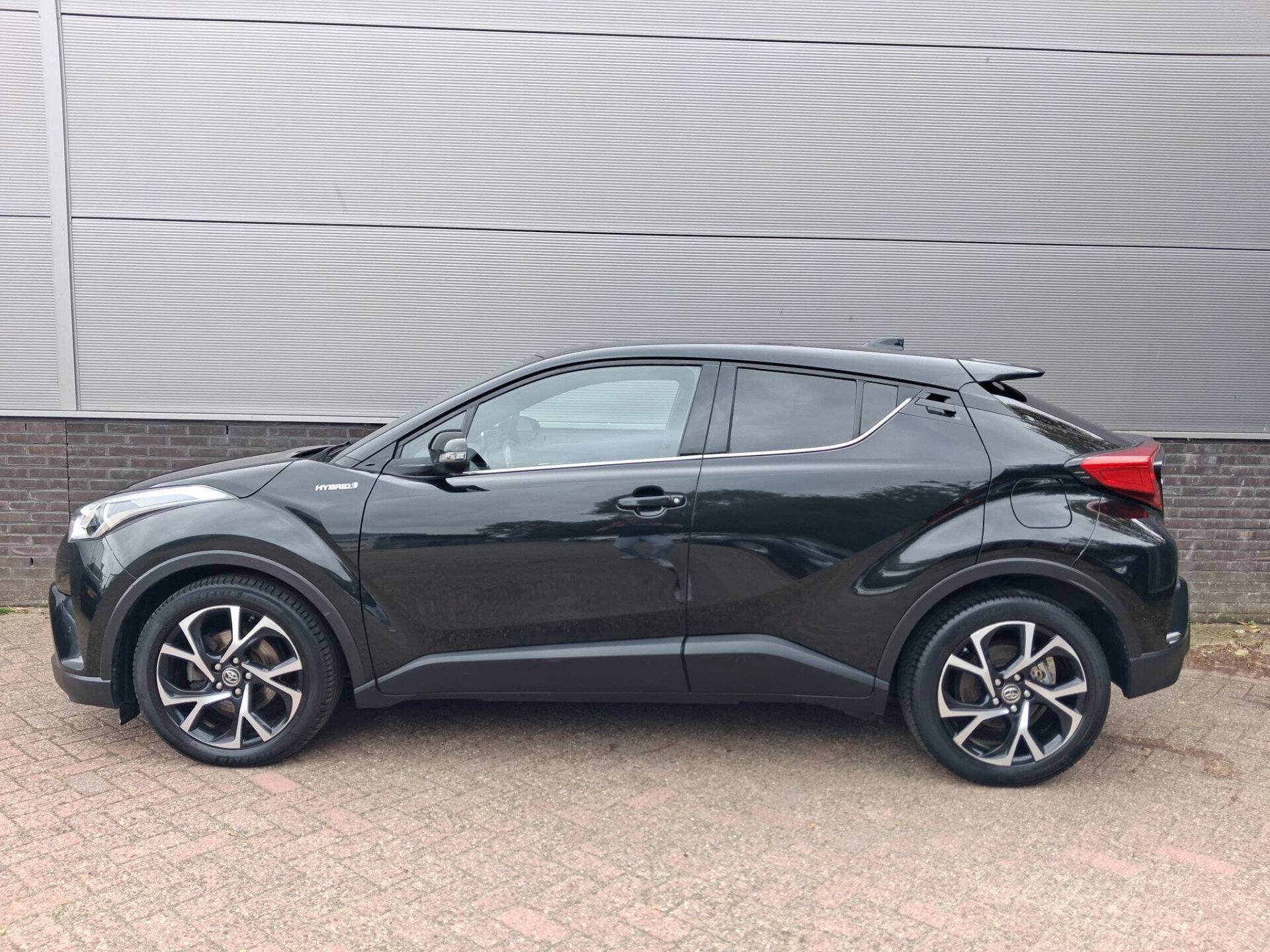 Toyota C-HR 1.8 Hybrid Dynamic - Afbeelding 2