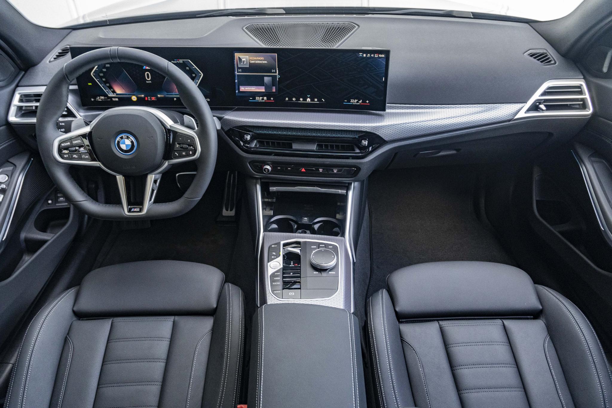 BMW 3-serie Touring 330e - Afbeelding 3