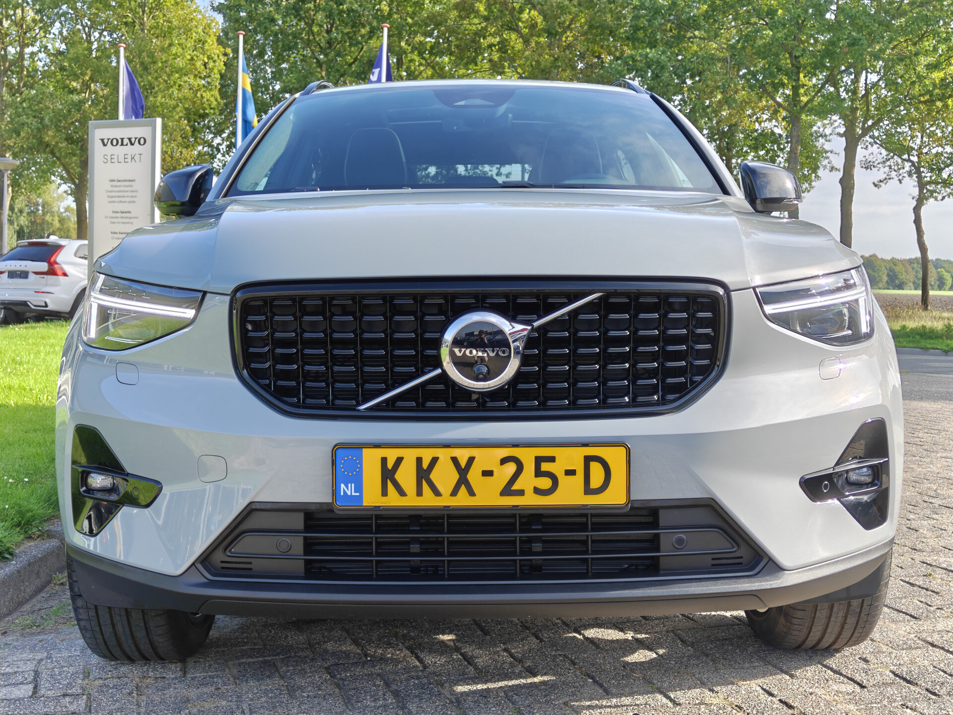 Volvo XC40 B4 211PK Plus Dark - Afbeelding 2