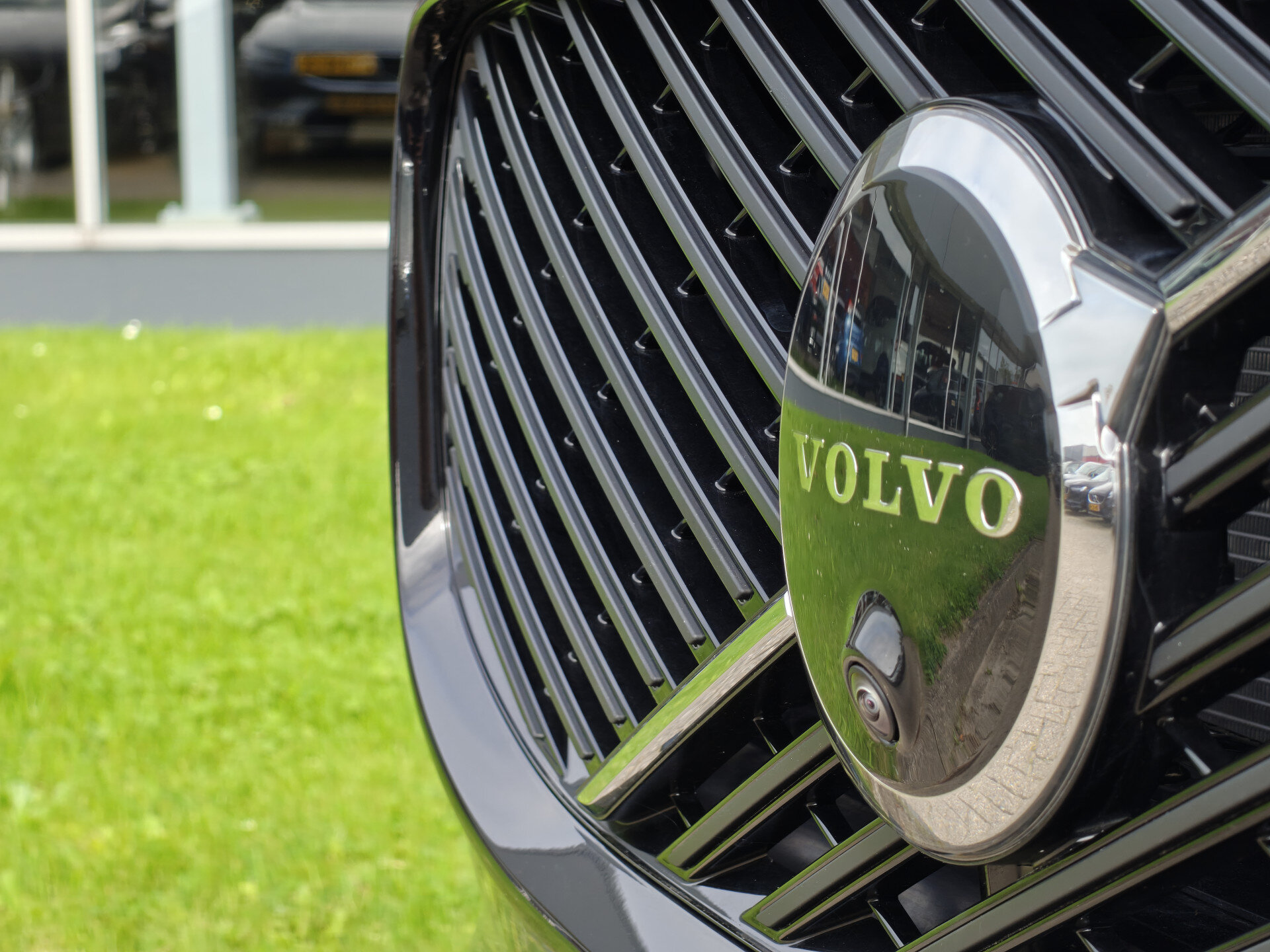 Volvo XC60 T6 Plug-in hybrid AWD Ultra Dark - Afbeelding 4