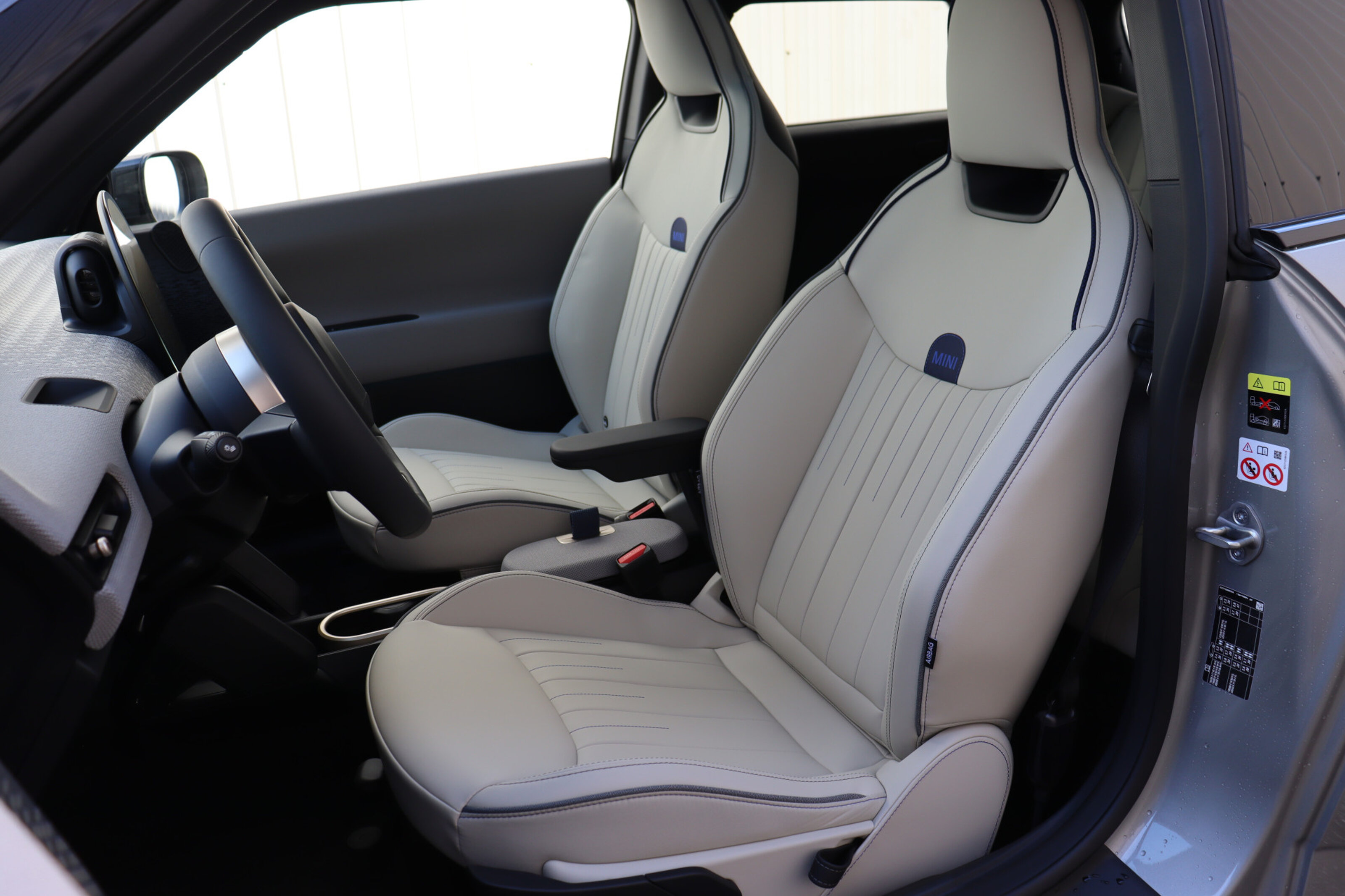 MINI 3-Deurs Hatchback Cooper E / Favoured / Pakket M