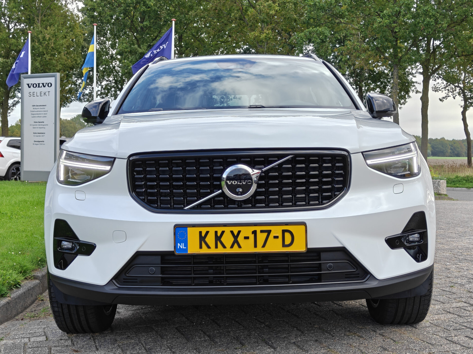 Volvo XC40 B4 211PK Plus Dark - Afbeelding 2