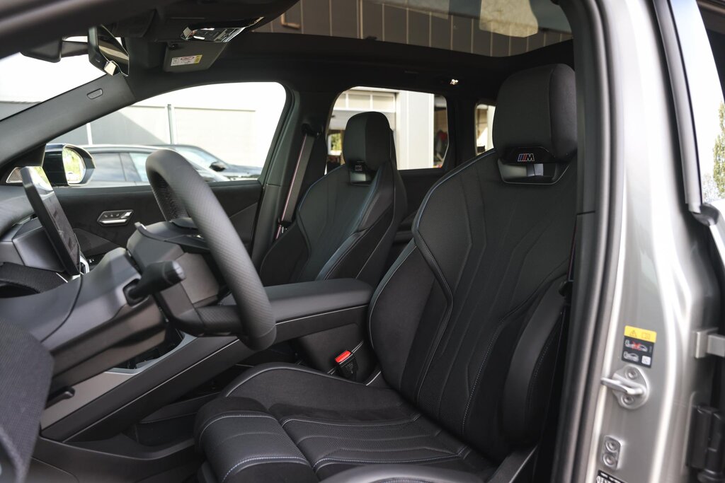 BMW iX3 11