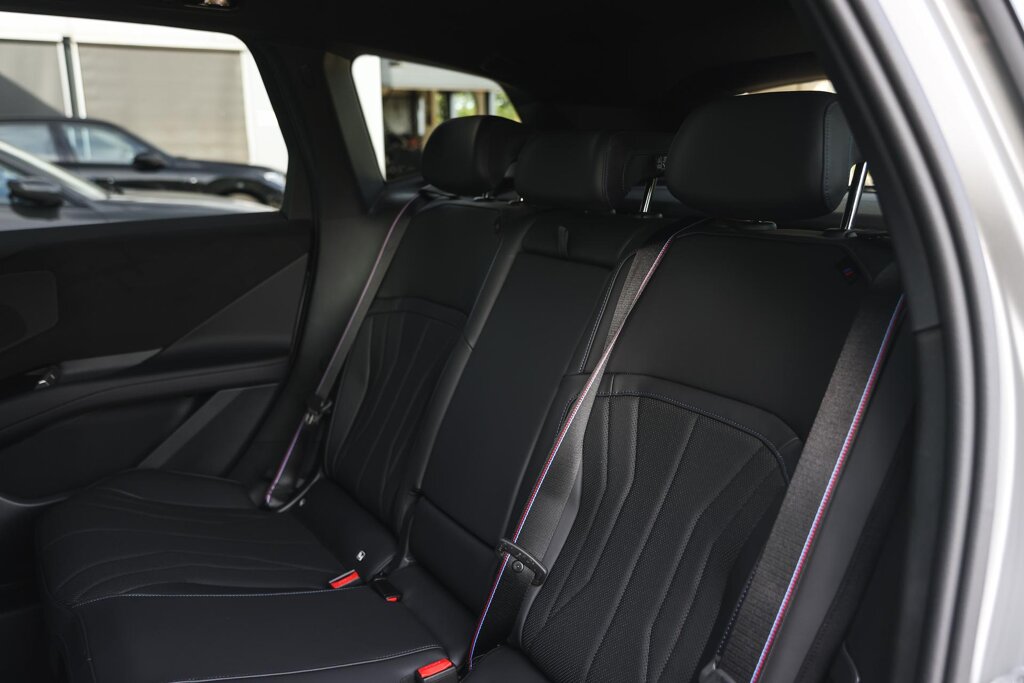 BMW iX3 13