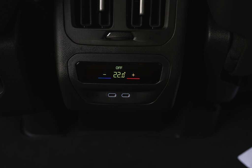 BMW iX3 14