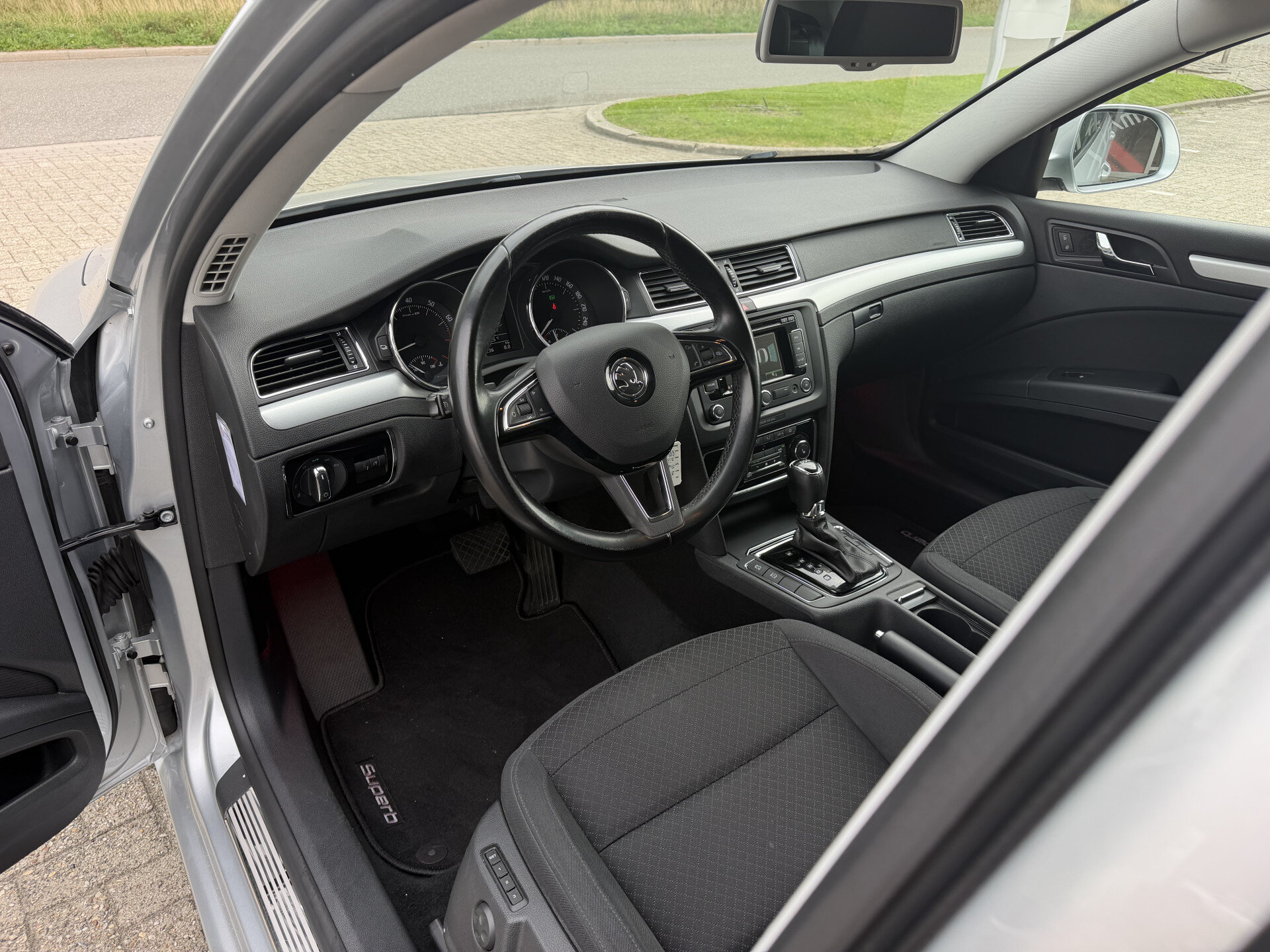 Škoda Superb 1.8 TSI 160PK Automaat Active Business - Afbeelding 2