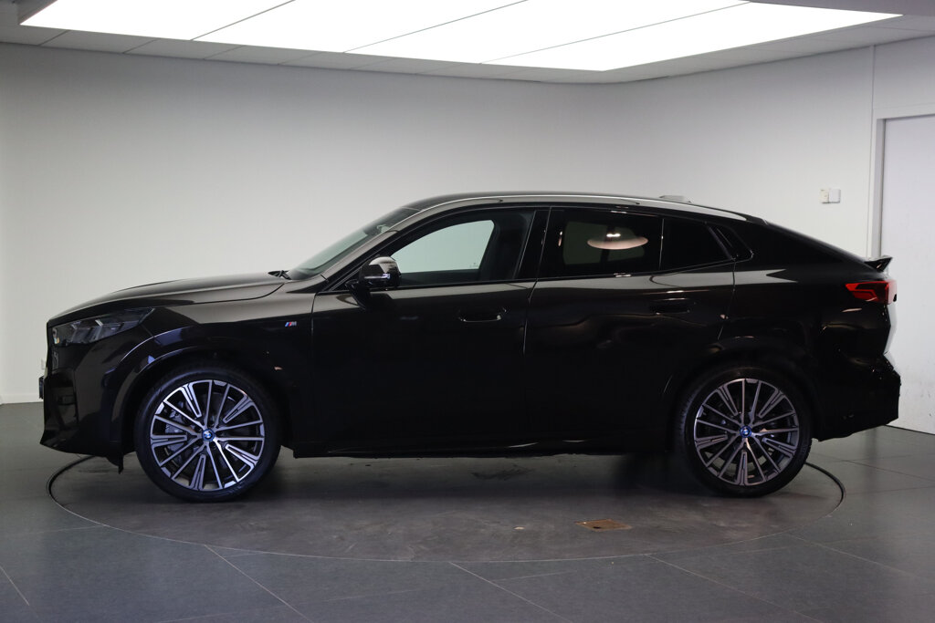 BMW iX2 2