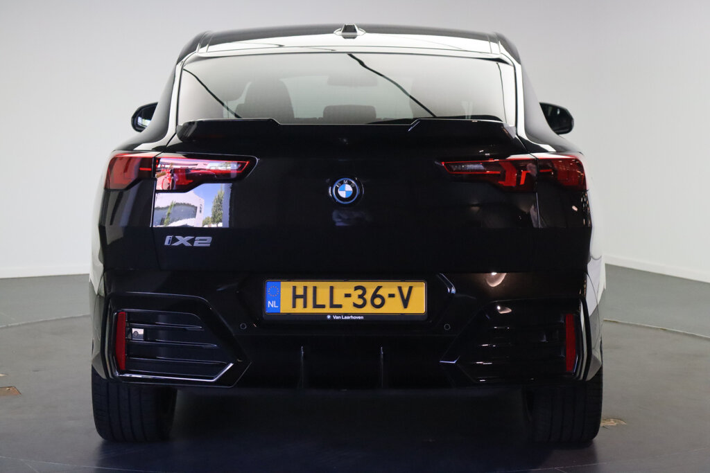 BMW iX2 3