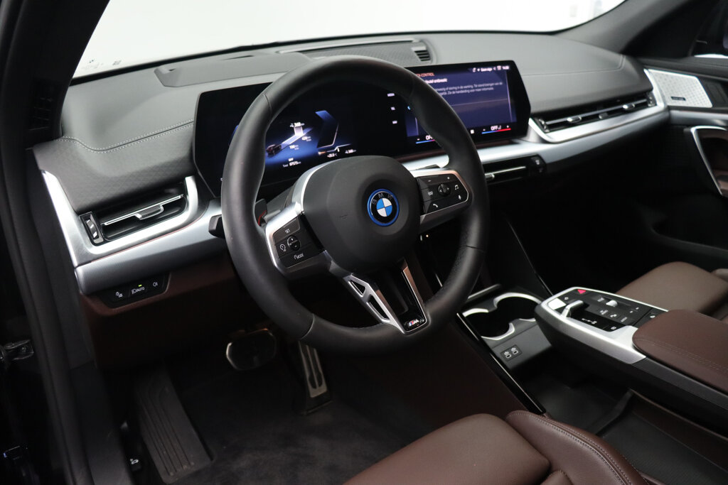 BMW iX2 6