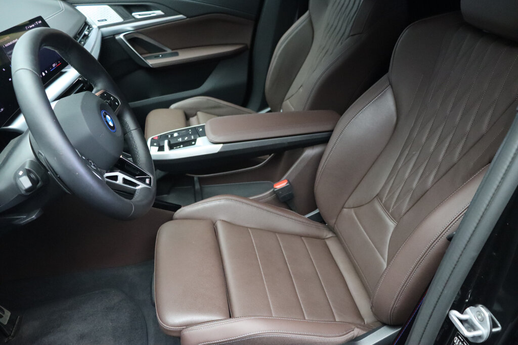 BMW iX2 7