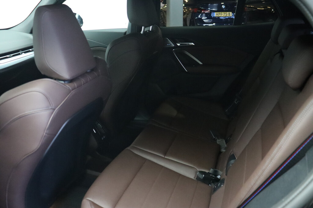 BMW iX2 10
