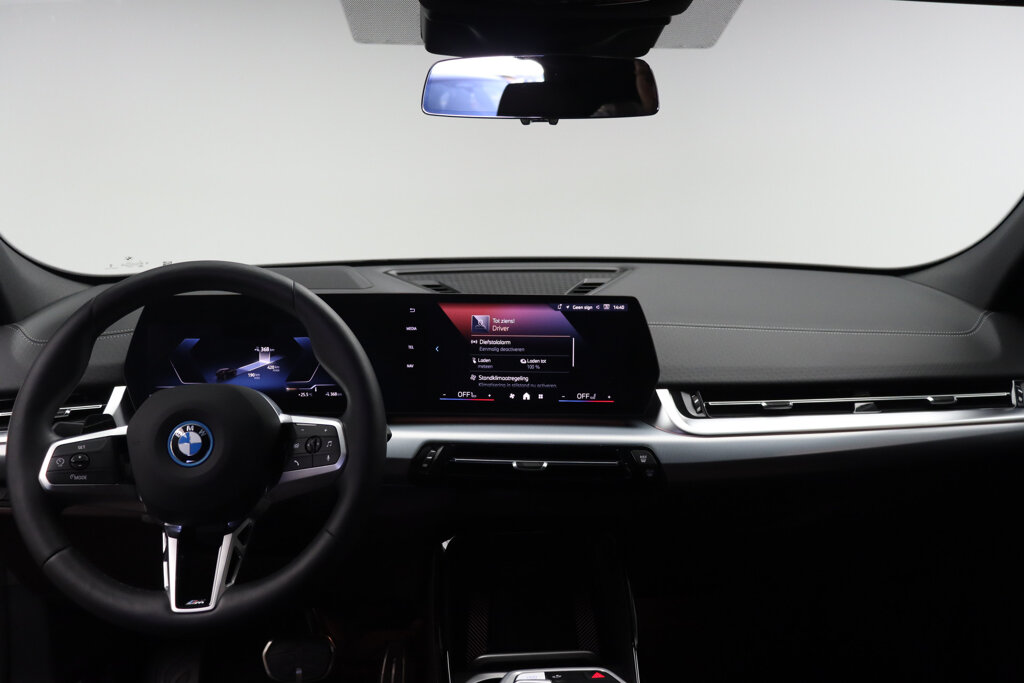 BMW iX2 11