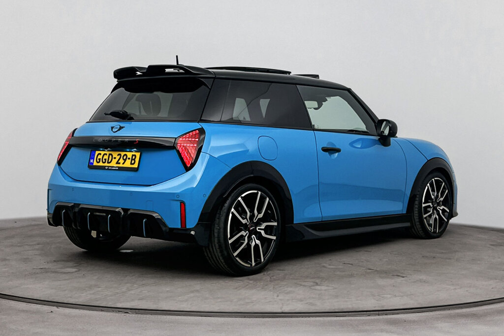 MINI 3-Deurs 4