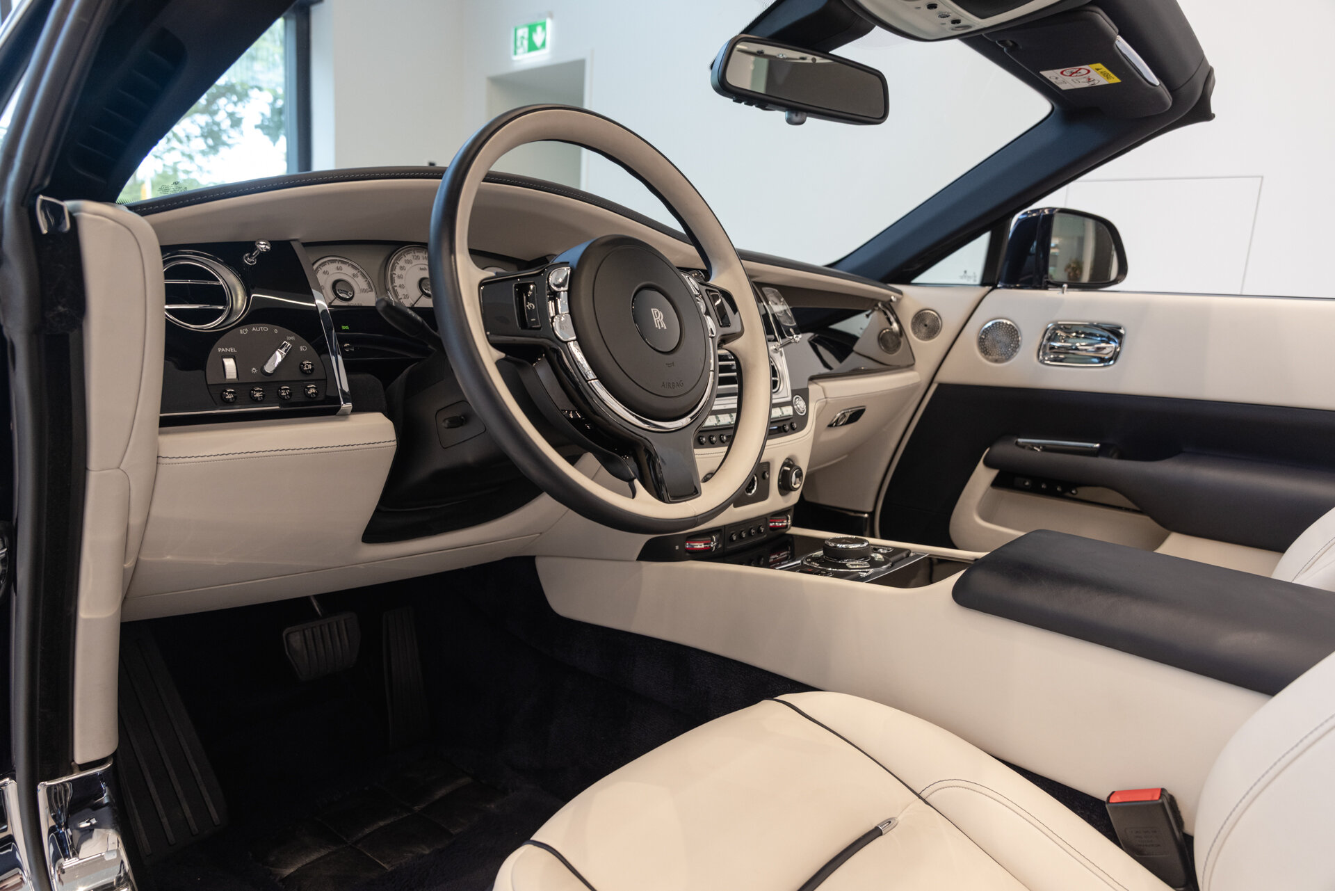 Rolls-Royce Dawn - foto 26