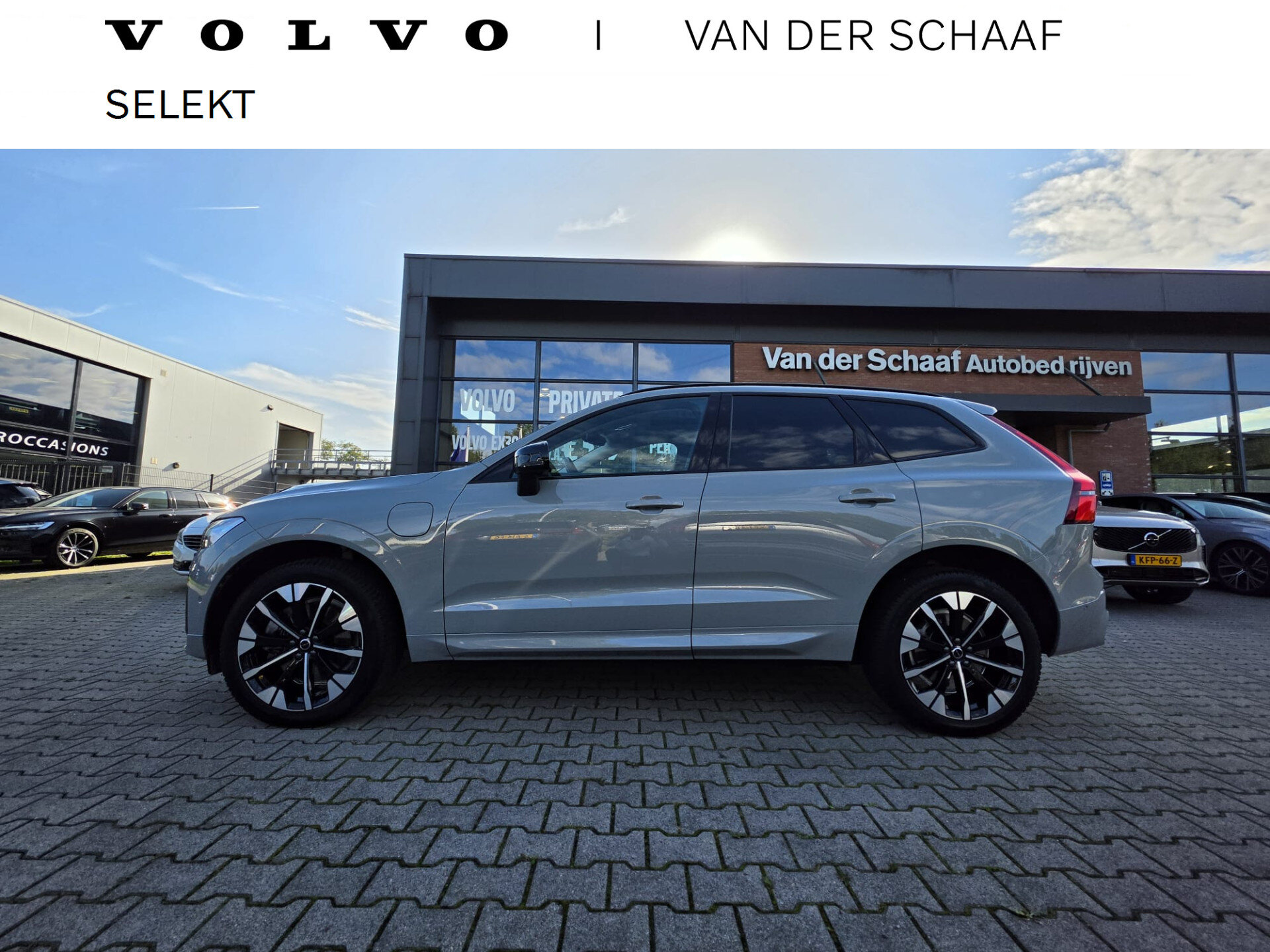 Volvo XC60 2.0 T6 Plug-in hybrid AWD Plus Dark