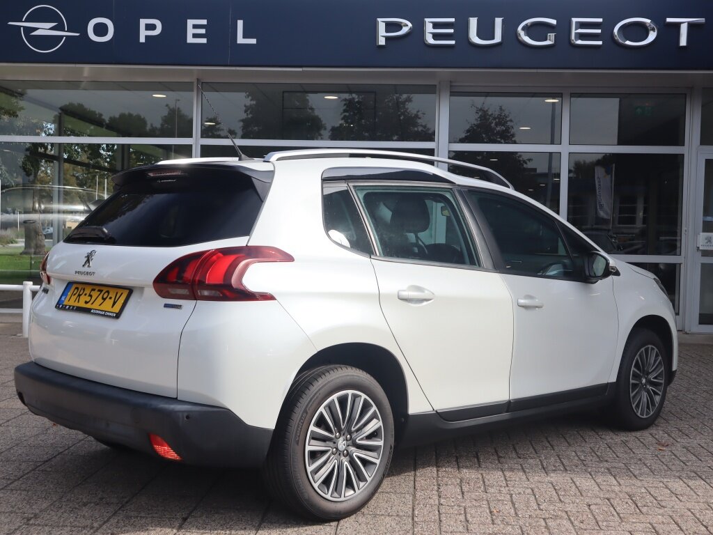 Peugeot 2008 Blue Lion PureTech Turbo 110PK, Rijklaarprijs, Panoramadak Cruise Control Navigatie DAB+ - Afbeelding 4