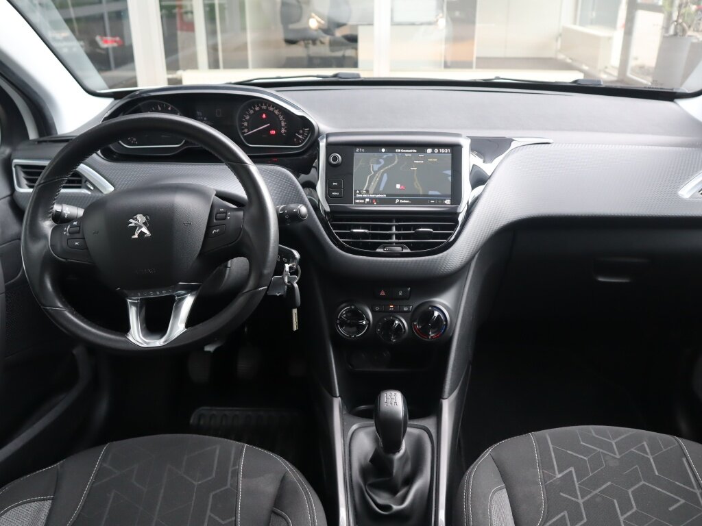Peugeot 2008 Blue Lion PureTech Turbo 110PK, Rijklaarprijs, Panoramadak Cruise Control Navigatie DAB+ - Afbeelding 5