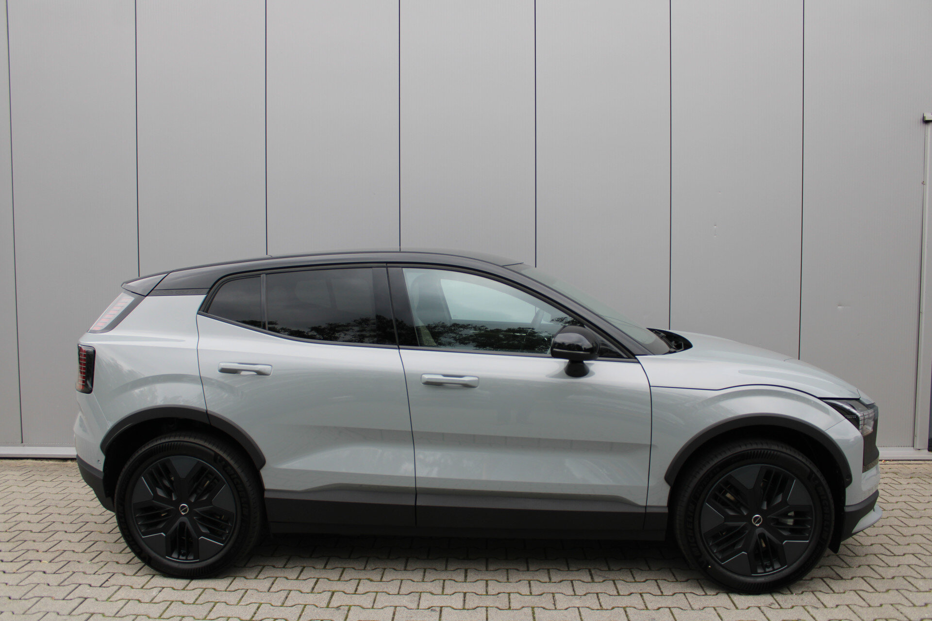 Volvo EX30 Cross Country P5 Plus Europa 69 kWh - Afbeelding 3