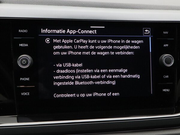 Apple Carplay/Android Auto Apple Carplay/Android Auto