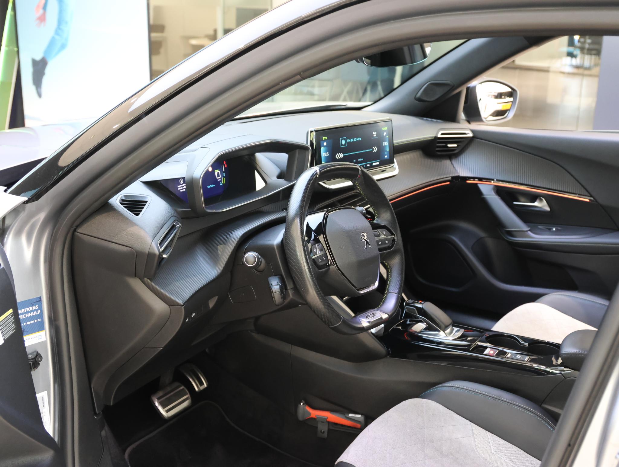 Peugeot e-2008