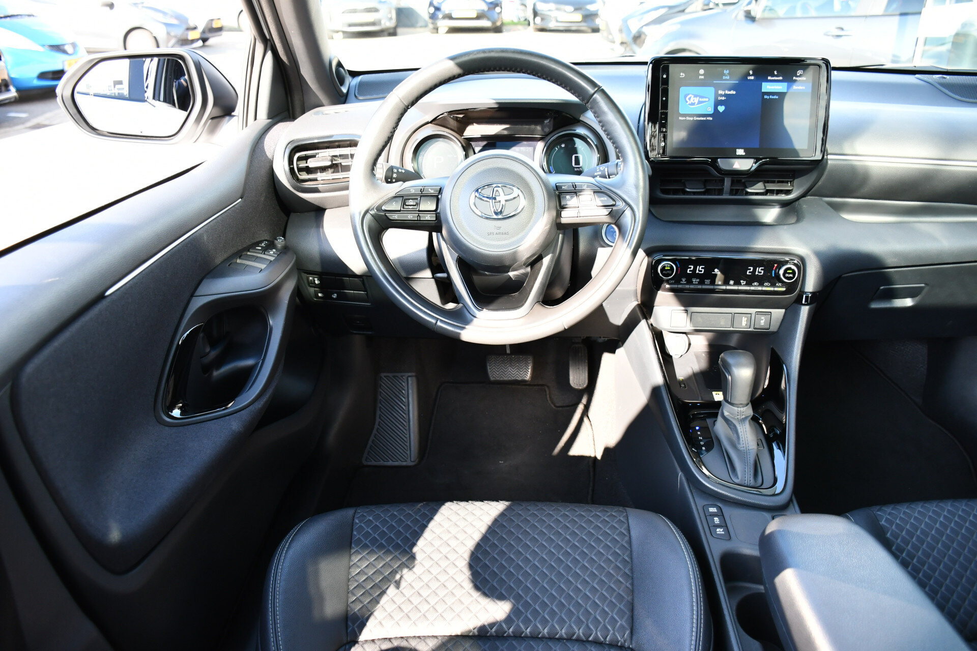 Toyota Yaris 1.5 Hybrid Executive Automaat 116pk - Afbeelding 2