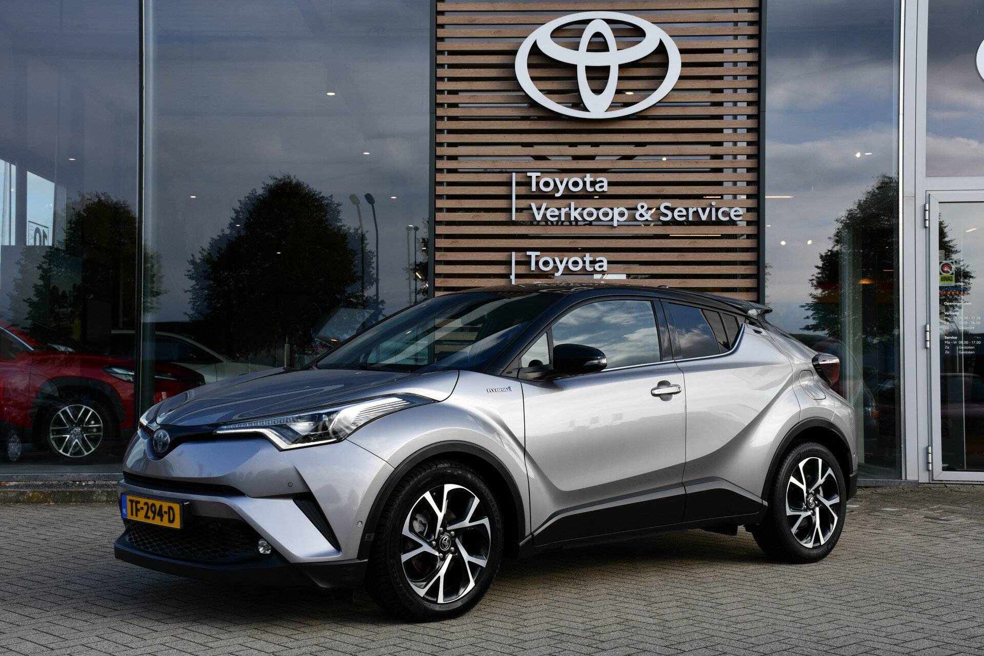 Toyota C-HR 1.8 Hybrid Bi-Tone Plus Limited Automaat 122pk