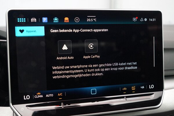 Apple Carplay/Android Auto Apple Carplay/Android Auto