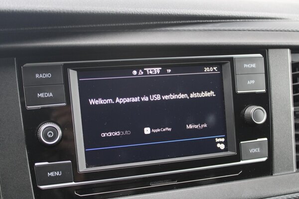 Apple Carplay/Android Auto Apple Carplay/Android Auto