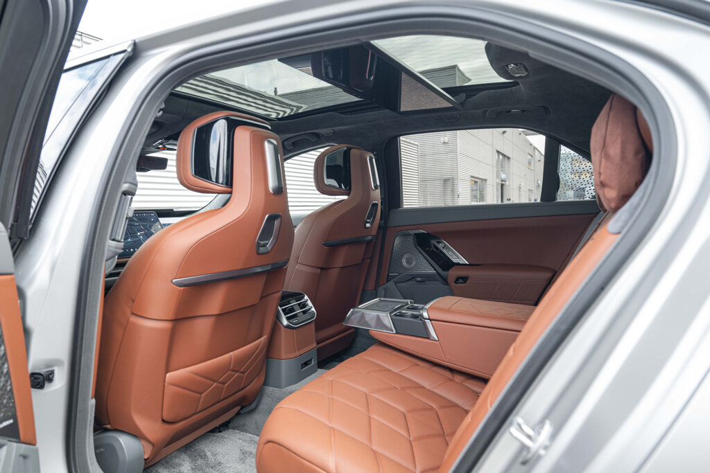 BMW i7 45