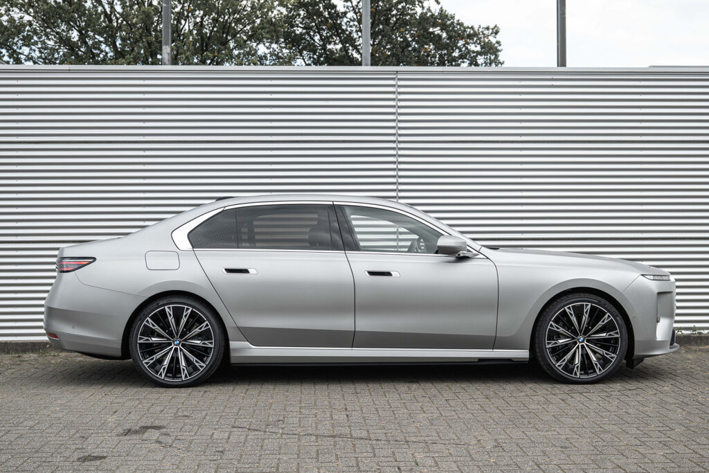 BMW i7 3