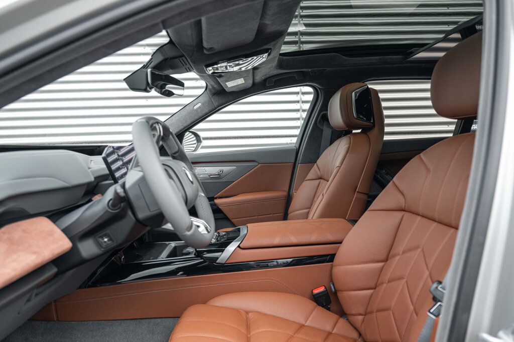 BMW i7 4