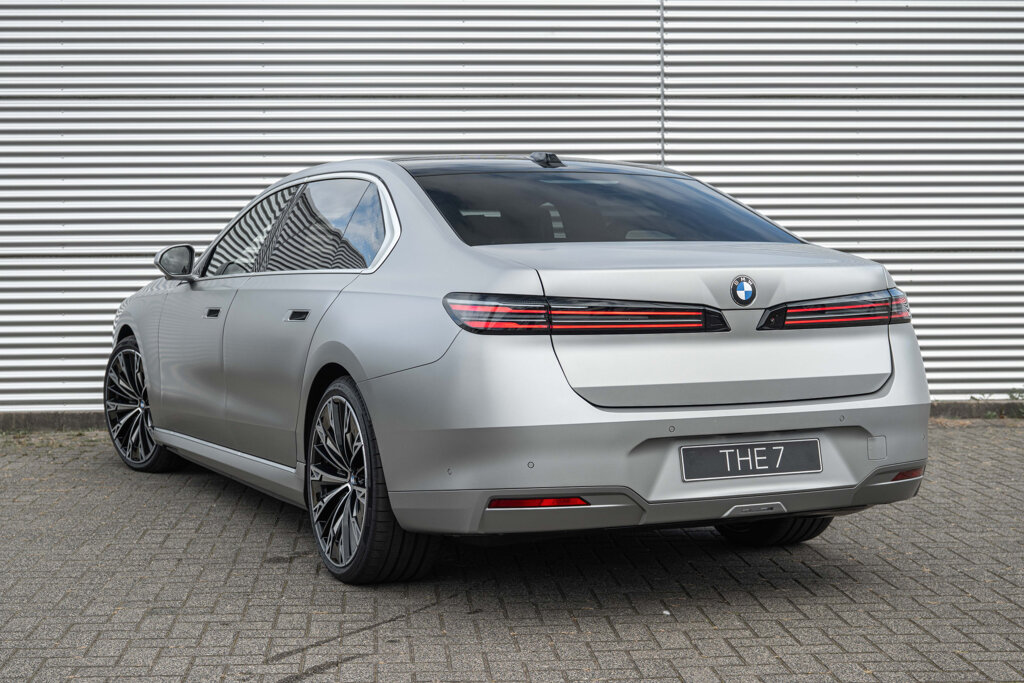 BMW i7 11