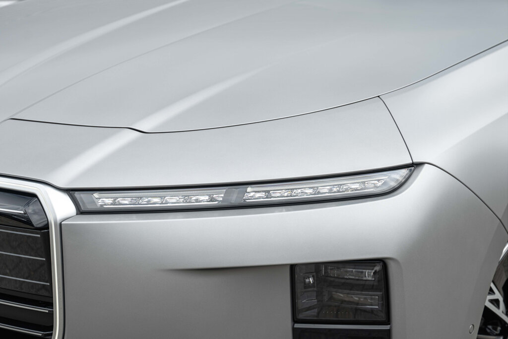 BMW i7 19
