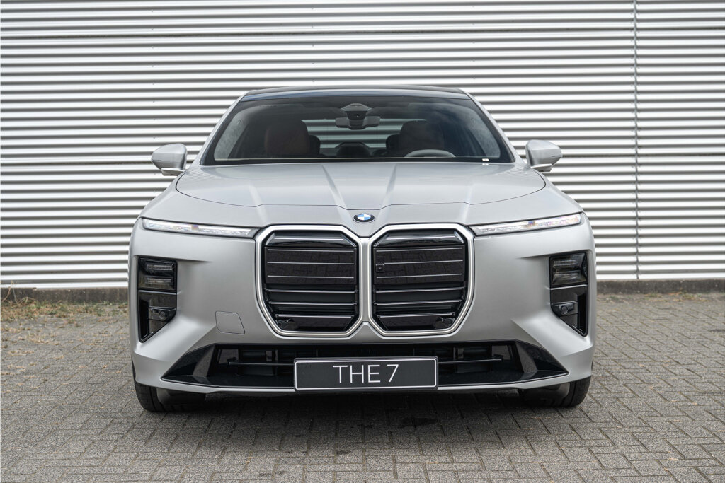 BMW i7 22