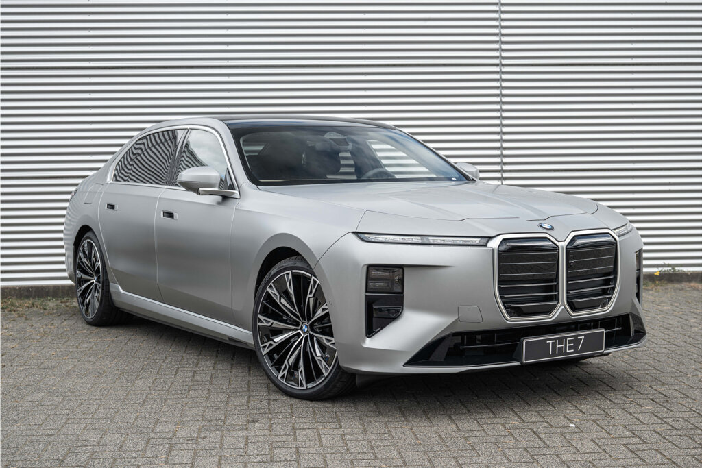 BMW i7 23