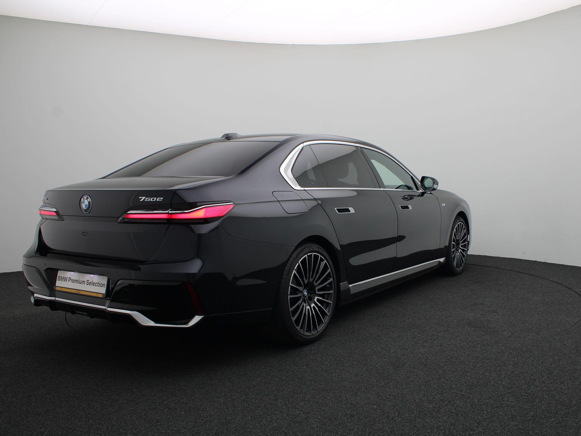 BMW 7 Serie Sedan 750e xDrive - Afbeelding 2