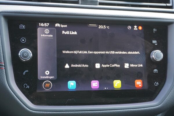 Apple Carplay/Android Auto Apple Carplay/Android Auto