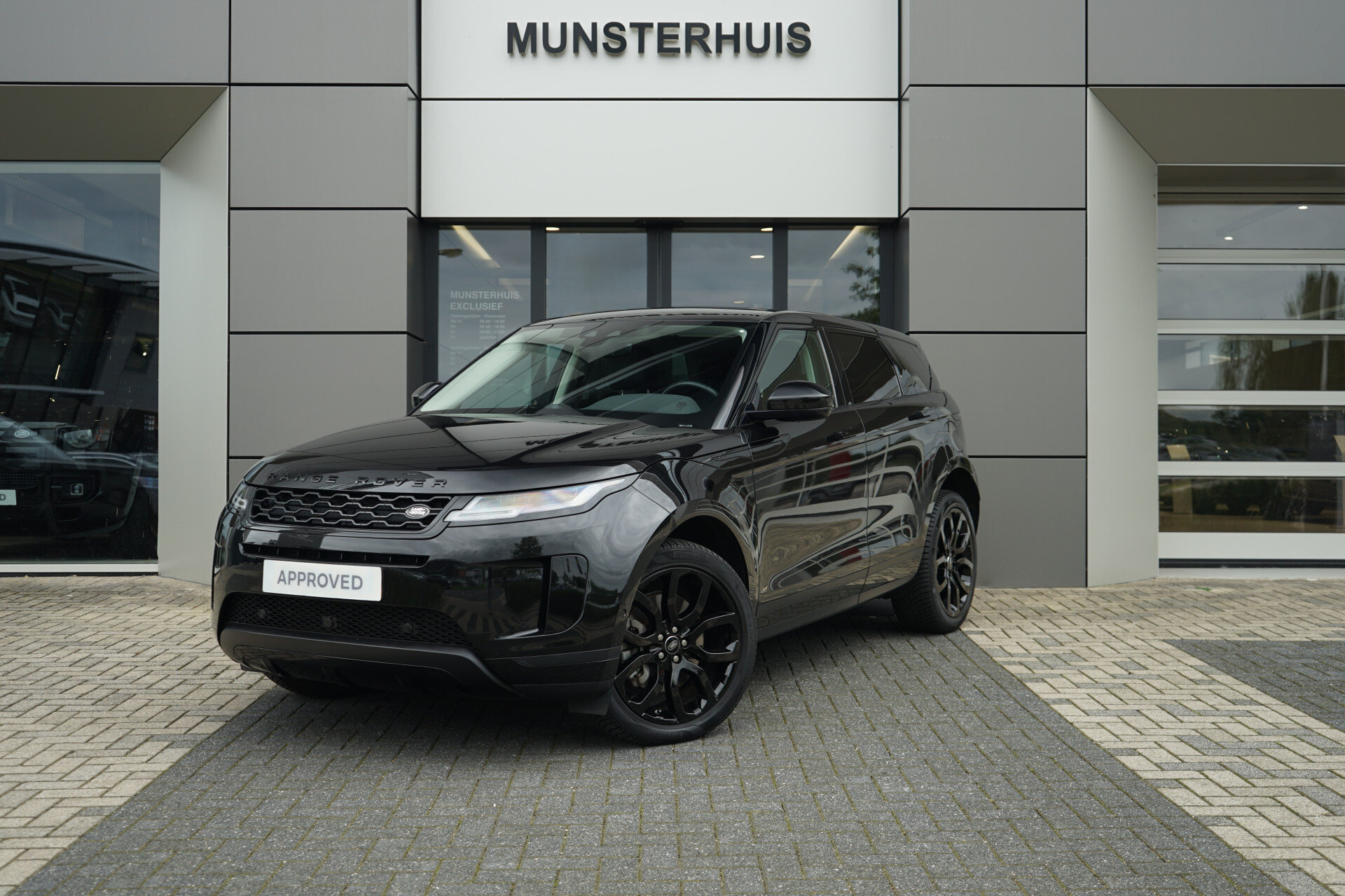 Land Rover Range Rover Evoque P300e AWD SE