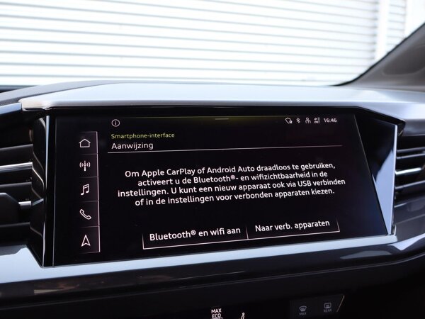 Apple Carplay/Android Auto Apple Carplay/Android Auto