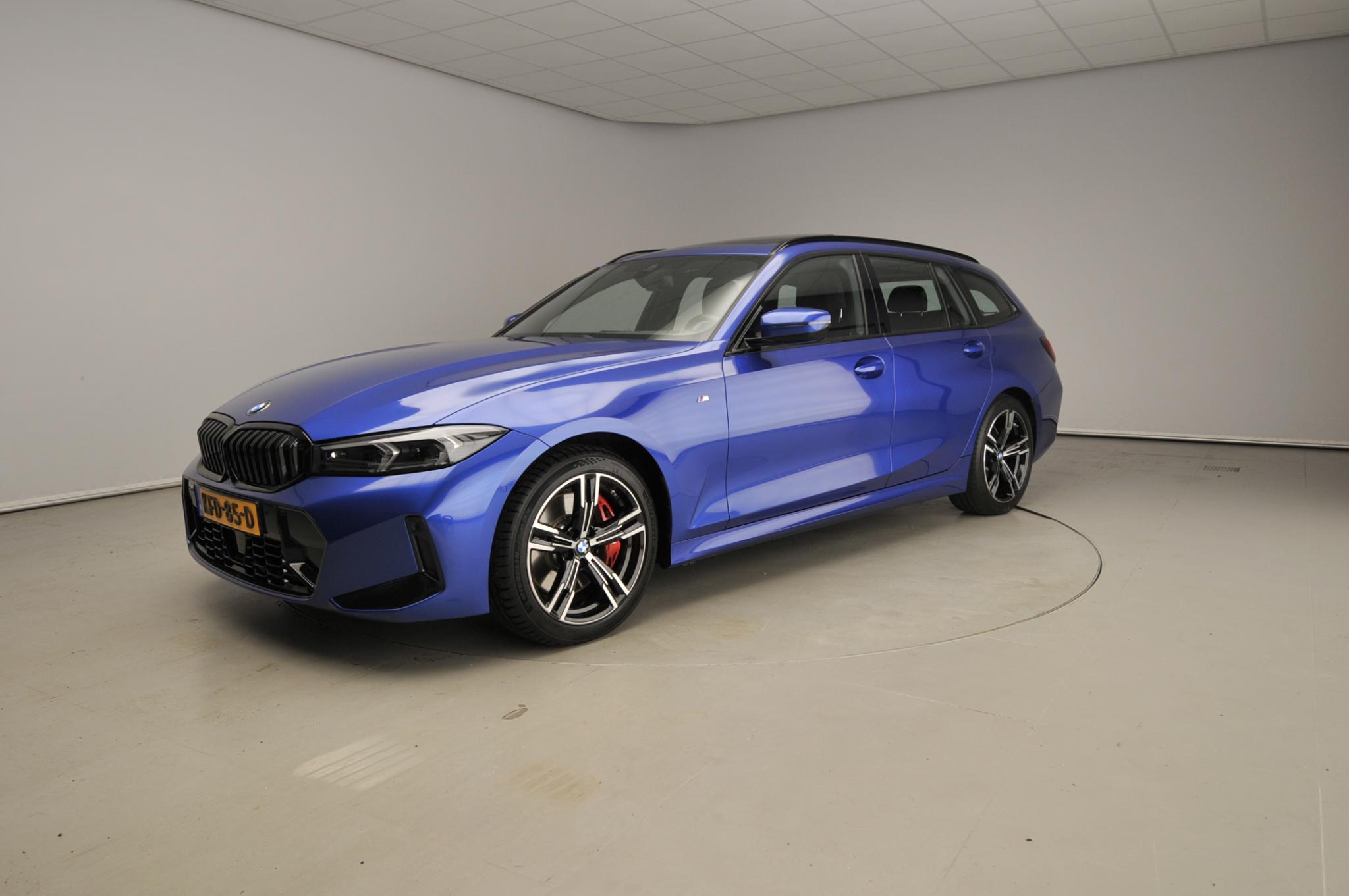 BMW 3 Serie Touring 330i xDrive - Afbeelding 1