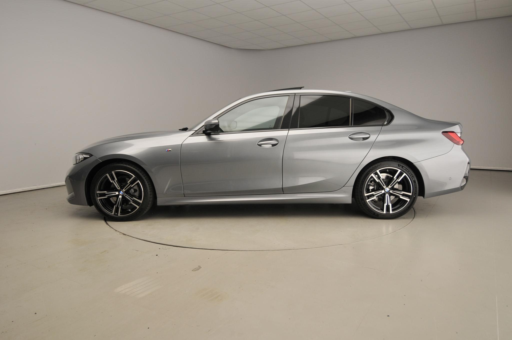 BMW 3 Serie Sedan 320i - Afbeelding 3