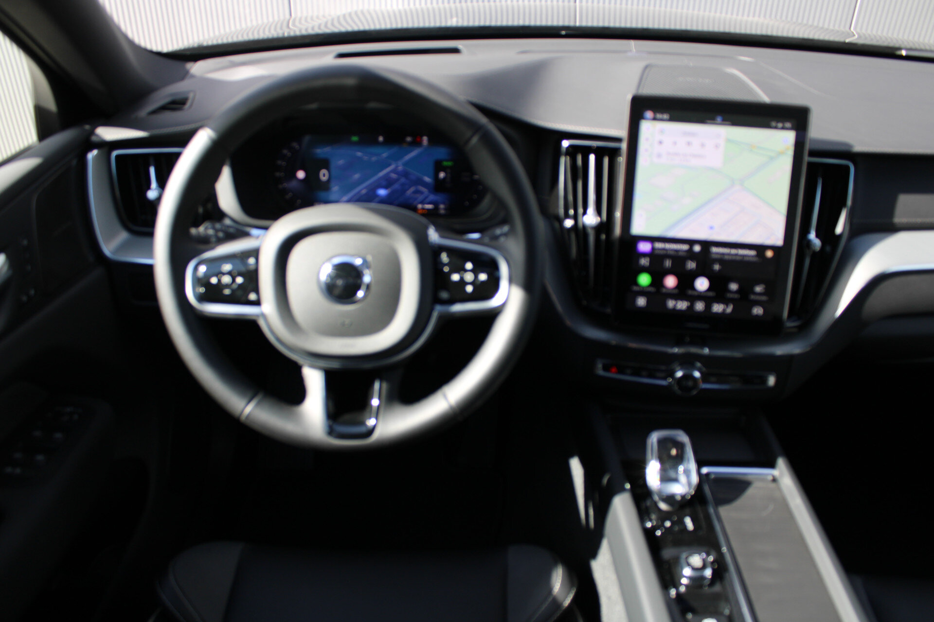 Volvo XC60 T6 Plug-in hybrid AWD Ultra Black Edition - Afbeelding 2