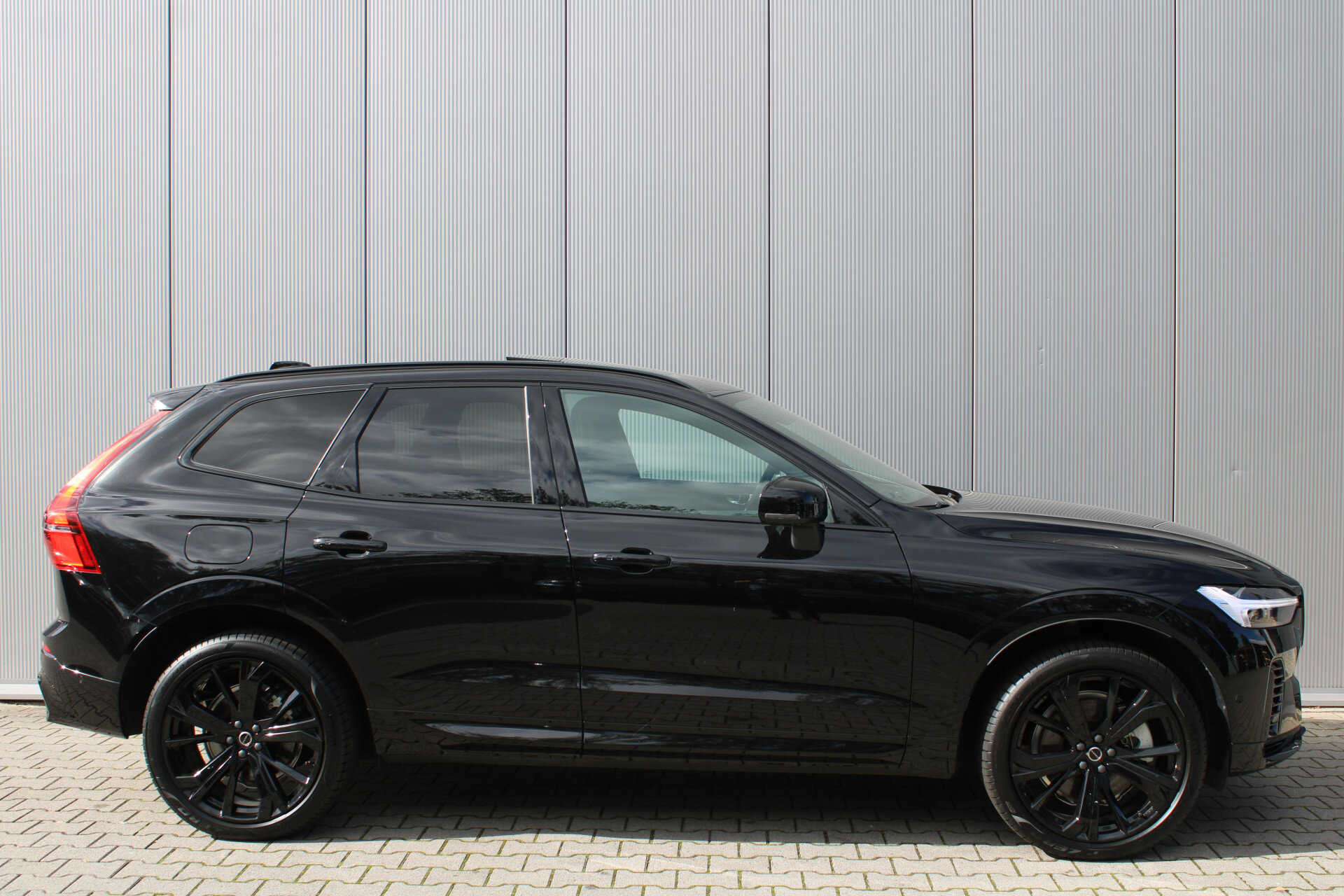 Volvo XC60 T6 Plug-in hybrid AWD Ultra Black Edition - Afbeelding 3