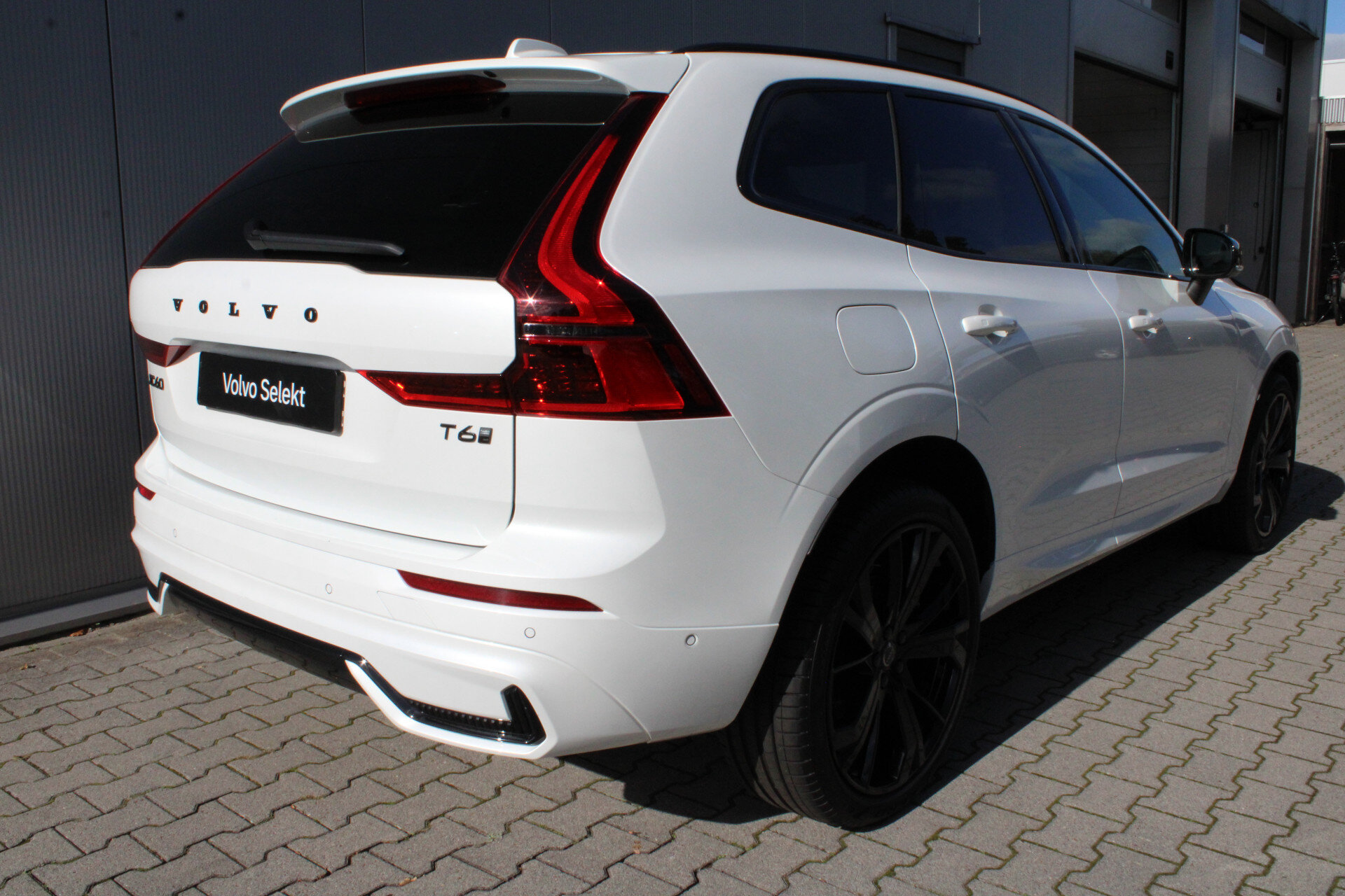 Volvo XC60 T6 Plug-in hybrid AWD Plus Black Edition - Afbeelding 5