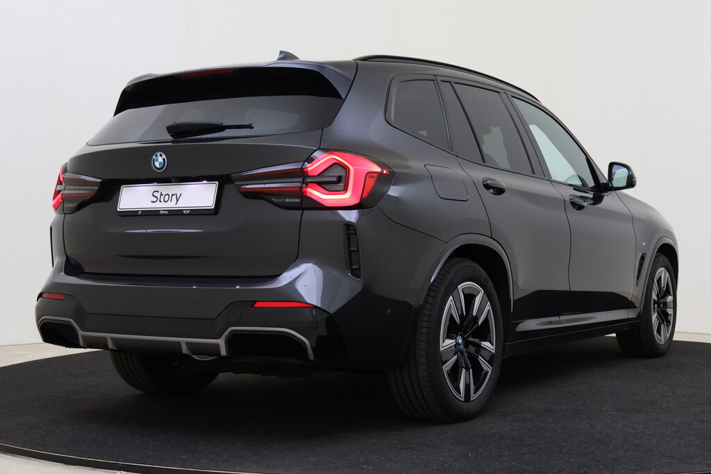 BMW iX3 2