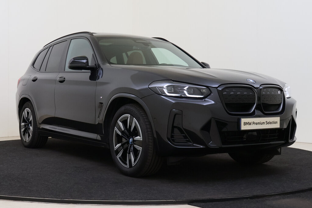 BMW iX3 13