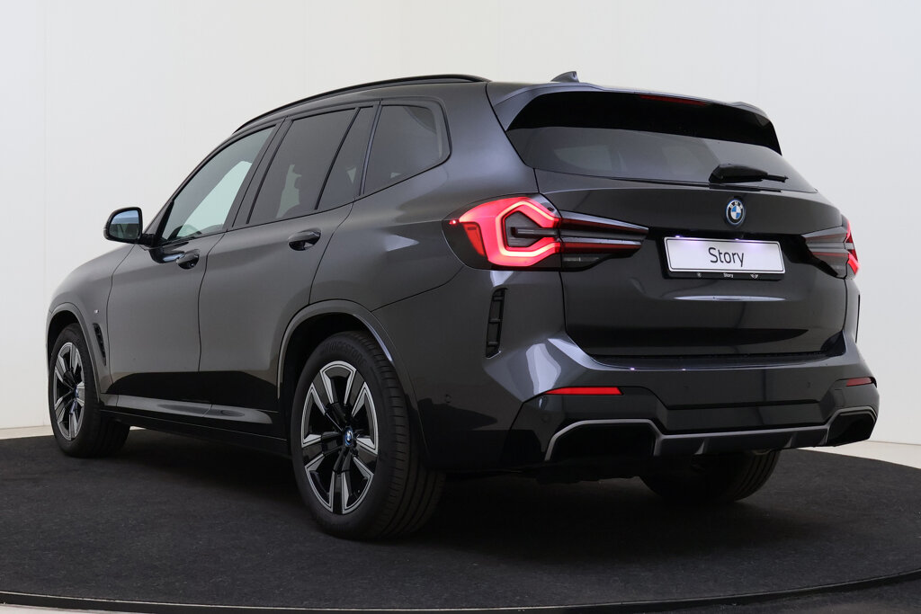 BMW iX3 15