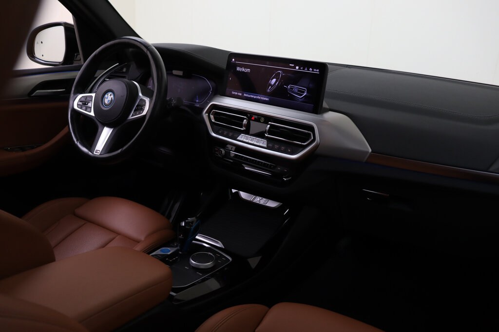 BMW iX3 16